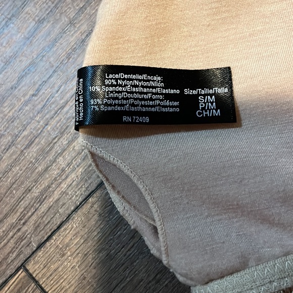 Nude lace bra - Picture 4 of 4